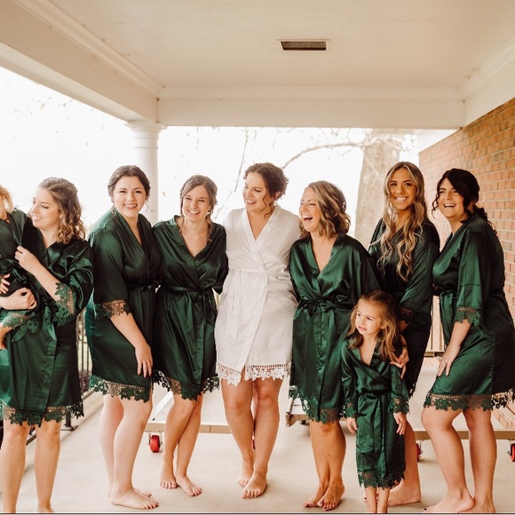 Elegant Green Satin Robe - Picture 1 of 3